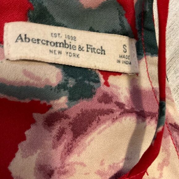 Abercrombie & Fitch Red top Small - Picture 3 of 6